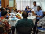 hasnaeni-moein-yang-berjuluk-wanita-emas-di-kantor-dpd-partai-demokrat_20160522_044818.jpg
