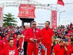 hasto-kristiyanto-melepas-35-ribu-orang-peserta-jalan-santai-kirab-budaya-nusantara.jpg