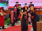 hasto-kristiyanto-resmi-memiliki-gelar-doktor-setelah-lulus-dari-universitas-pertahanan.jpg