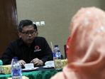 hasto-kristiyanto-temui-yenny-wahid_20180205_185334.jpg