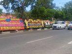 heboh-karangan-bunga-prestasi-aceh-jadi-provinsi-termiskin-se-sumatera.jpg