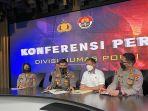 helfi-assegaf-di-mabes-polri.jpg