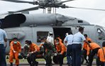 helikopter-seahawk-angkatan-laut-as-evakuasi-korban-airasia_20150102_180854.jpg