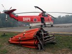 helikopter-water-bombing-siap-antipasi-kebakaran-hutan-di-pekanb_20150904_181348.jpg
