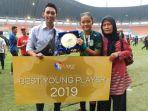 helsya-maeisyaroh-bangga-dan-senang-raih-best-young-players-liga-1-putri-2019.jpg