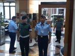 henri-alfiandi-saat-menghadiri-sidang-pembacaan-surat-dakwaan-di-pengadilan-militer-tinggi-ii-08-7.jpg