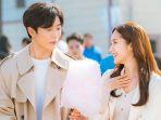 her-private-life-2052019.jpg