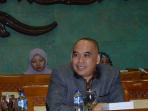 heri-gunawan-saat-sidang-dpr-mengenai-ruu-pengampunan-pajak_20160628_095424.jpg
