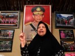 hj-kordiah-tunjukkan-rumah-calon-kapolri-tito-karnavian-semasa-k_20160616_160630.jpg