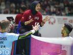 hk-vittinghus-protes-line-judge-yang-ketiduran.jpg