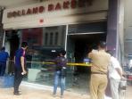 holland-bakery-plaza-fanindo-batuaji-batam-terbakar_20160112_091221.jpg