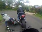 honda-cb150r-gesek-tanah-video-cbr1000rr-suzuki-gsx-r150.jpg