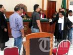 hotman-paris-hutapea-sidang-kasus-pembunuhan-engeline_20151027_141451.jpg