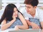 Bangun Keintiman Sebelum Berhubungan Suami Istri dengan 3 Cara Ini