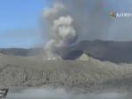 hujan-abu-vulkanik-di-wilayah-tengger_20160929_182200.jpg