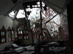 hujan-deras-dan-angin-robohkan-menara-pemancar-radio-di-jakarta_20191222_183209.jpg