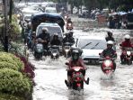 hujan-deras-mangakibatkan-banjir-cileuncang-bandung_20180105_114211.jpg