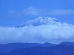 hujan-salju-di-gunung-fuji-2021.jpg