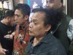 hukum-Razman-Nasution-Firdaus-Oiwobo-didampingi-Deopli.jpg