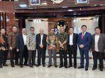 hutabarat-lawyer111223.jpg