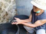 i-ketut-seregig-penjaga-telur-penyu.jpg