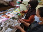 iati-unpar-bagikan-1500-nasi-bungkus-kepada-warga_20201205_011010.jpg