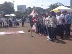 ibadah-depan-istana_20160327_173407.jpg