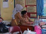 ibu-brigadir-j-rosti-simanjuntak-kembali-ke-sekolah.jpg