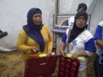 ibu-ibu-penjual-saat-kampanye-Dede-Yusuf.jpg