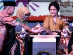 ibu-negara-iriana-joko-widodo-selaku-bunda-pendidikan-anak-usia-dini-paud_20160929_135058.jpg