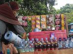 ibu-penjual-kopi-dengan-gerobak-bertuliskan-ahok_20180116_121013.jpg