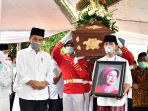 ibunda-presiden-jokowi-dimakamkan-di-solo_20200326_210537.jpg