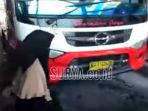 ideo-perempuan-bercadar-yang-diturunkan-dari-bus-di-terminal-gayatri-tulungagung-senin-1452018_20180515_172019.jpg
