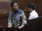 idrus-marham-jalani-sidang-di-pn-tipikor-jakarta_20190312_174746.jpg