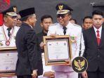 ign-jaya-negara-menerima-langsung-penghargaan.jpg