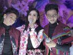 iis-dahlia-bersama-si-kembar-rizki-dan-ridho-dacademy.jpg