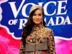 iis-dahlia-kepergok-salah-lirik-saat-tampil-di-panggung-voice-of-ramadan-2021.jpg