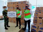 ijep-sumbang-ribuan-air-mineral-untuk-tenaga-medis_20201005_163908.jpg