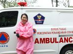 ika-dewi-maharani-sopir-ambulans-perempuan-untuk-pasien-covid-19_20200420_214405.jpg