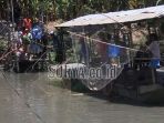 ikan-mati-di-sungai-brantas_20181006_082028.jpg