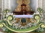 ikatan-perangkai-bunga-indonesia-akan-hias-14-gereja-dengan-janur-dan-daun-palem.jpg
