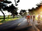 ilustrasi-bersepeda-atau-gowes-bersama-istimewa-v.jpg