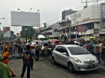 ilustrasi-blokir-jalan_20160728_151405.jpg