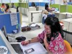 ilustrasi-karyawan-perempuan-di-kantor_20141204_094246.jpg