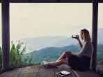 ilustrasi-mengambil-foto-mengunakan-smartphone-vivo1.jpg