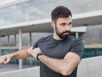 ilustrasi-pake-smartwatch.jpg