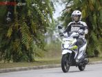 ilustrasi-pengendara-motor-matik_20181024_154737.jpg