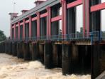 ilustrasi-pintu-air-saat-banjir_20141120_092618.jpg
