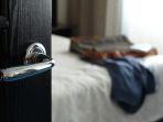 ilustrasi-pintu-masuk-ke-kamar-hotel.jpg
