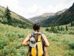 ilustrasi-solo-traveling-di-crested-butte-amerika-serikat.jpg
